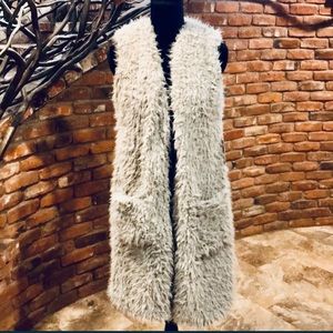 Super cool BOHO long faux fur vest w/pockets